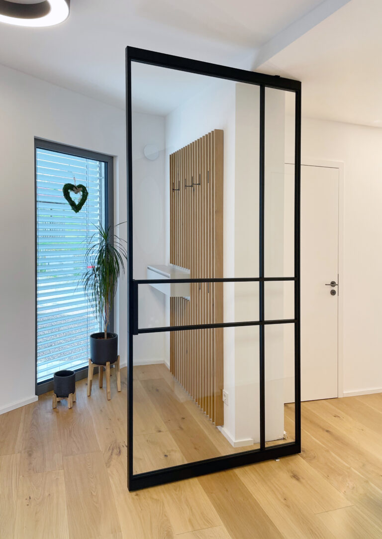 flynn_ku_mageis_1flg_pivot_ny_slim-ind_9005_3